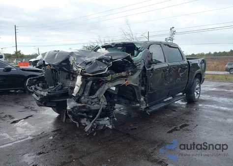 2021 Ram 1500 Laramie 4X4 5'7 Box z USA, uszkodzony, nr VIN 1C6SRFJT0MN591554